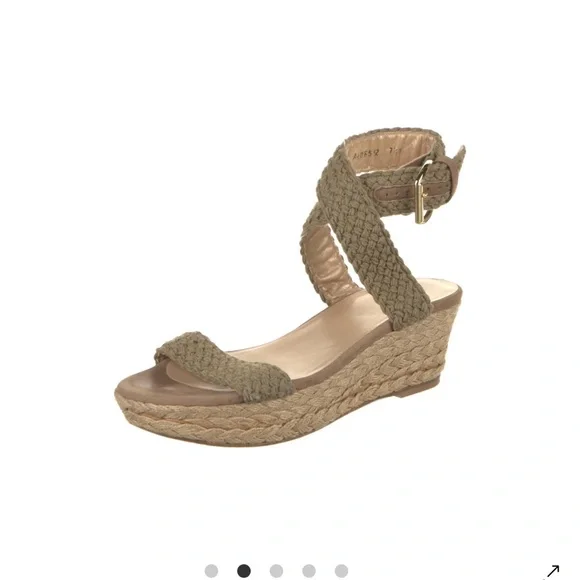 Brand new Stuart Weizman crochet Alexo sandals. Olive green color - Picture 2 of 12